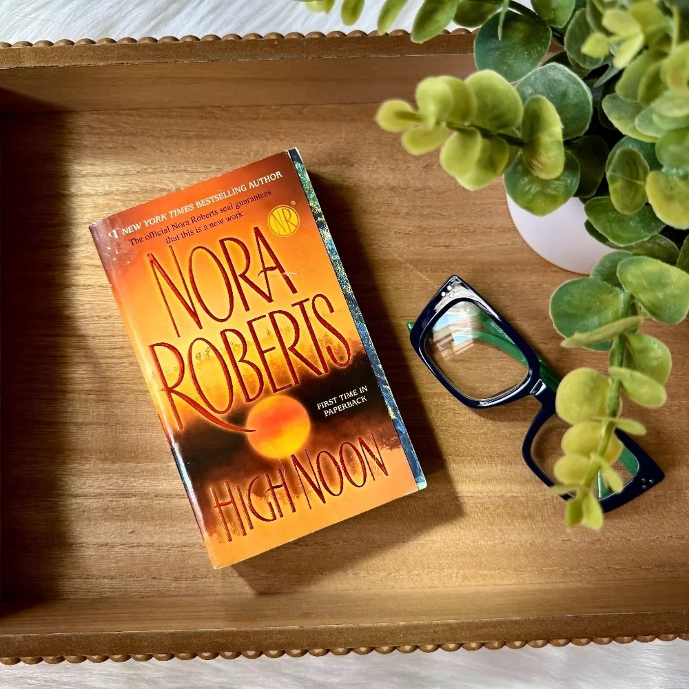 📚3 for $15 | High Noon by‎ Nora Roberts | Romantic Suspense Paperback
